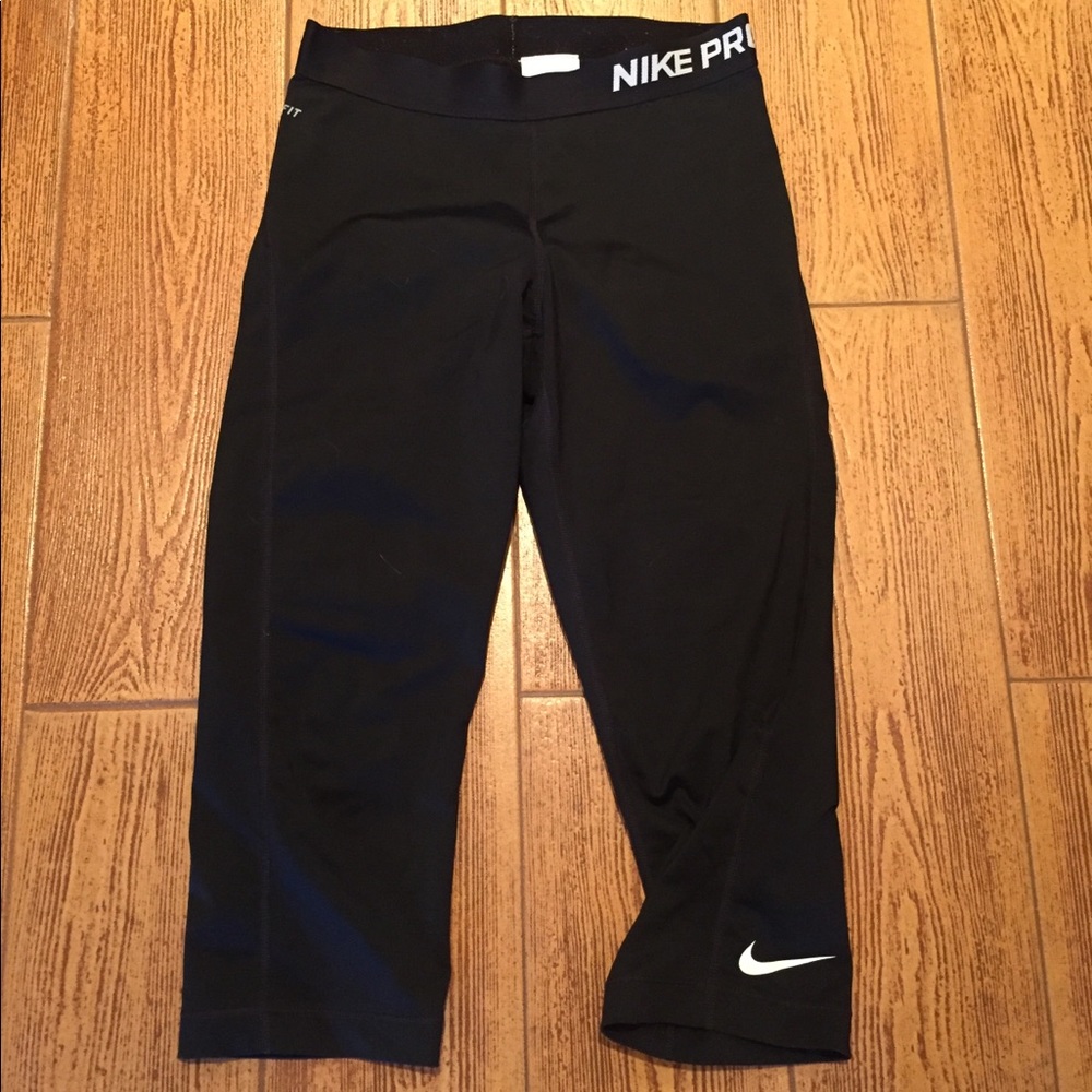 Nike Pro Mid-Calf leggings